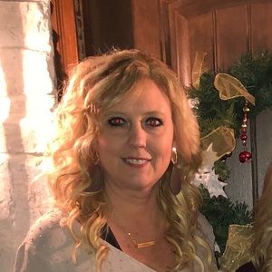 Meet your Posher, Misti